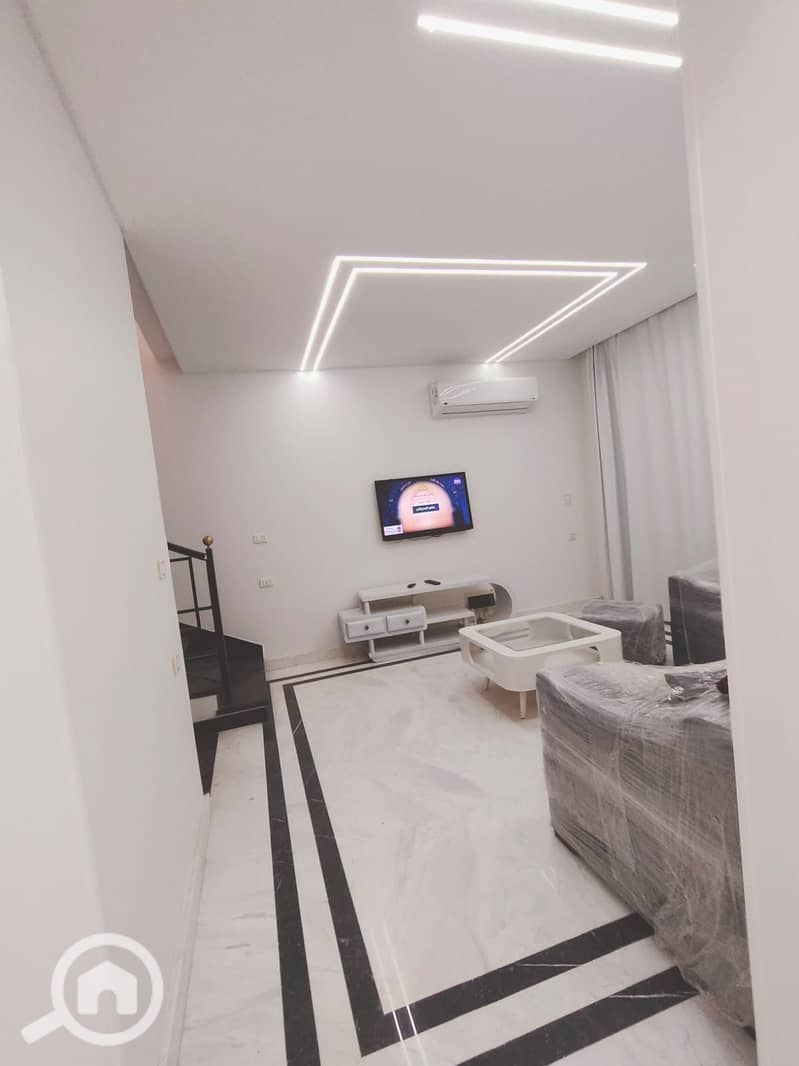 22 317079e5-5932-42ac-8975-8f8d3bdf91e7. jpeg