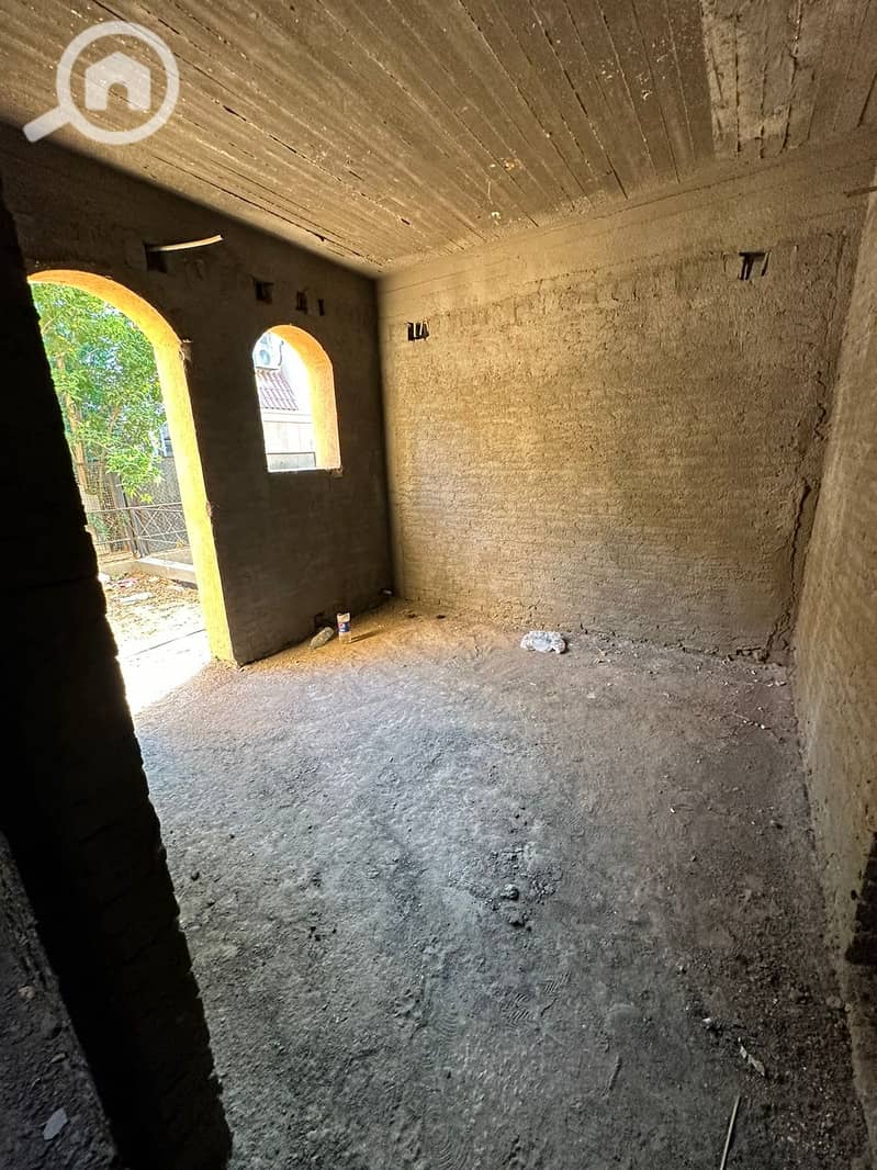 13 e5f9e243-0903-40a1-a68d-2fc2b9eba39d. jpeg