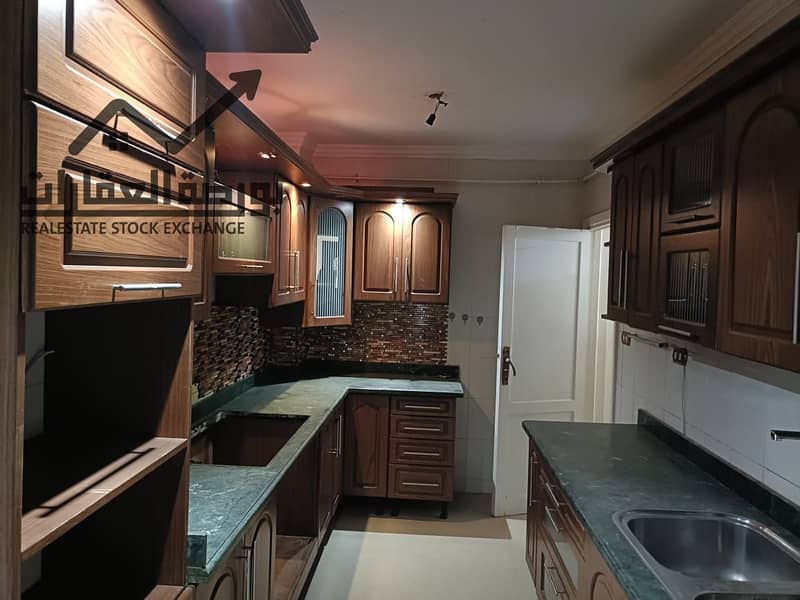 11 ed3c9c00-6488-446b-8776-50c1cc288088. jpg