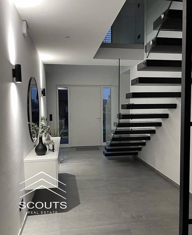 3 8ed91b5a-44cf-472e-a4f8-715e876c2b1a. jpeg