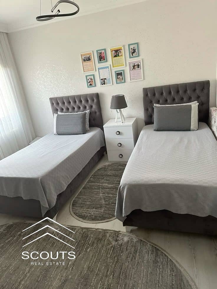 10 5485cc8f-5d4b-4415-87c7-3878f6be6861. jpg