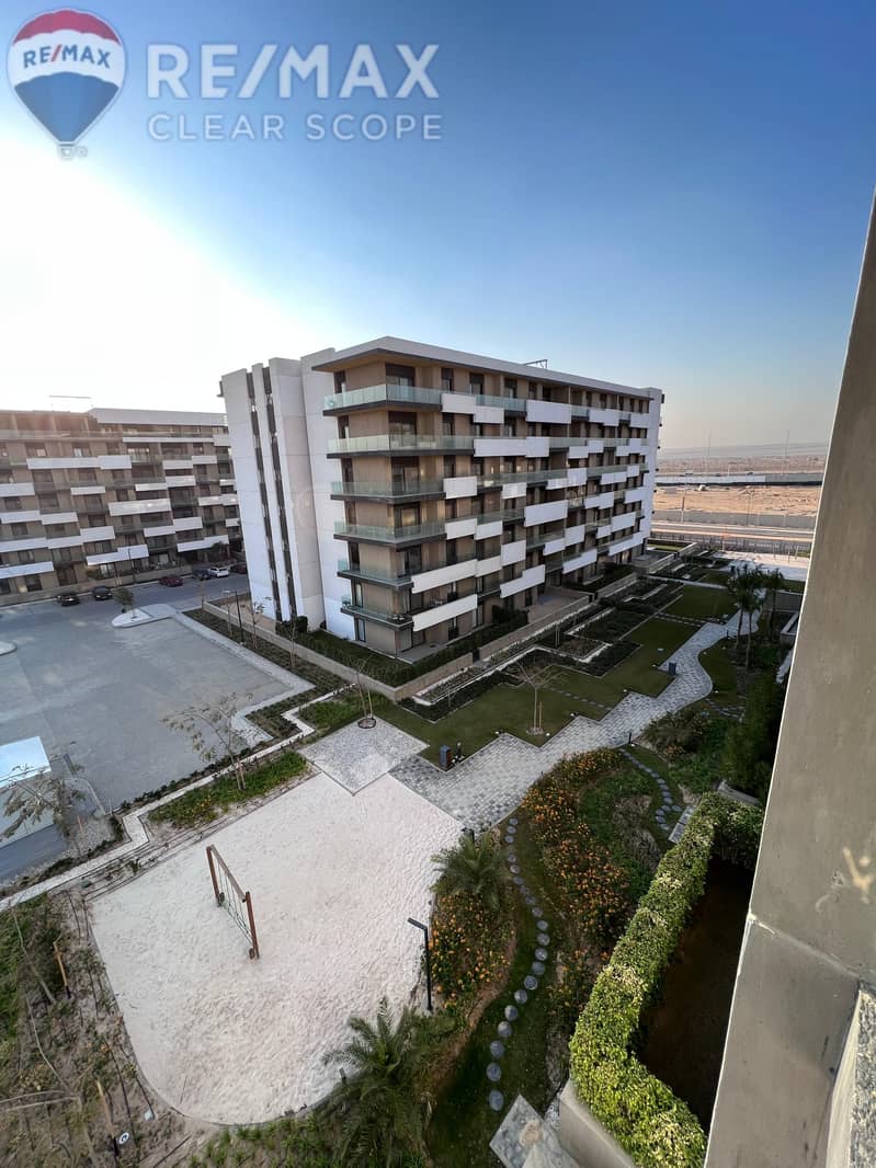 2 9b7fe933-85e3-458e-97ea-01a5911b8f1a. jpg