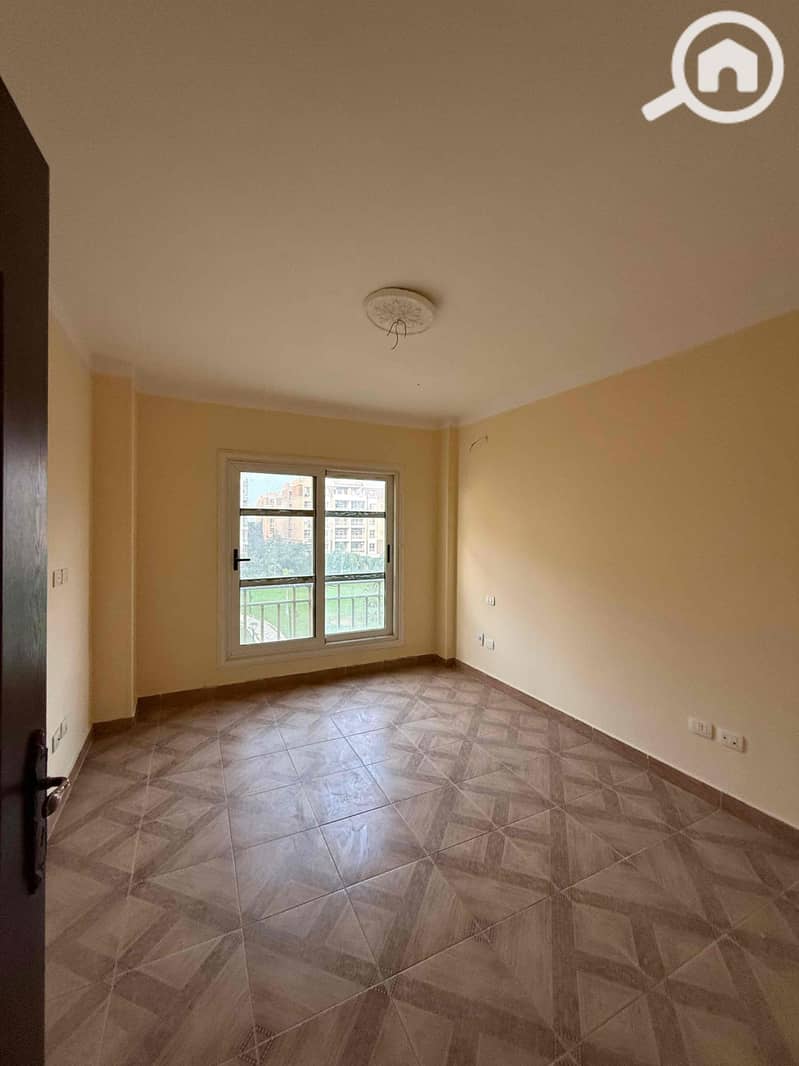 13 8b074dbf-65fc-4fb5-8a72-4c491fcad9ef. jpg