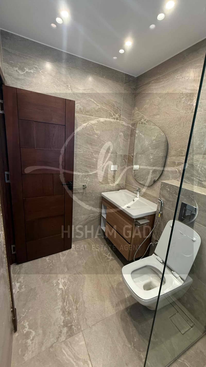 8 8bcd402f-0624-4452-9dcf-fb2d620e5bea. jpg