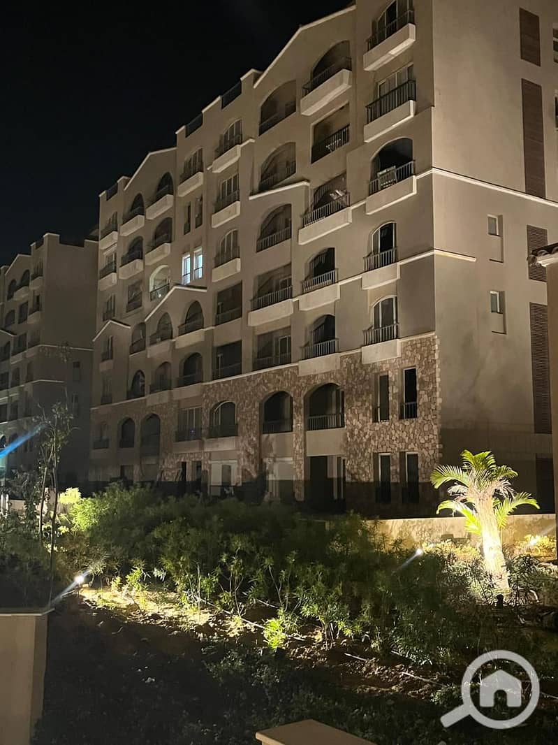 8 11fc085b-b222-4dba-bebc-4320ad388668. jpg