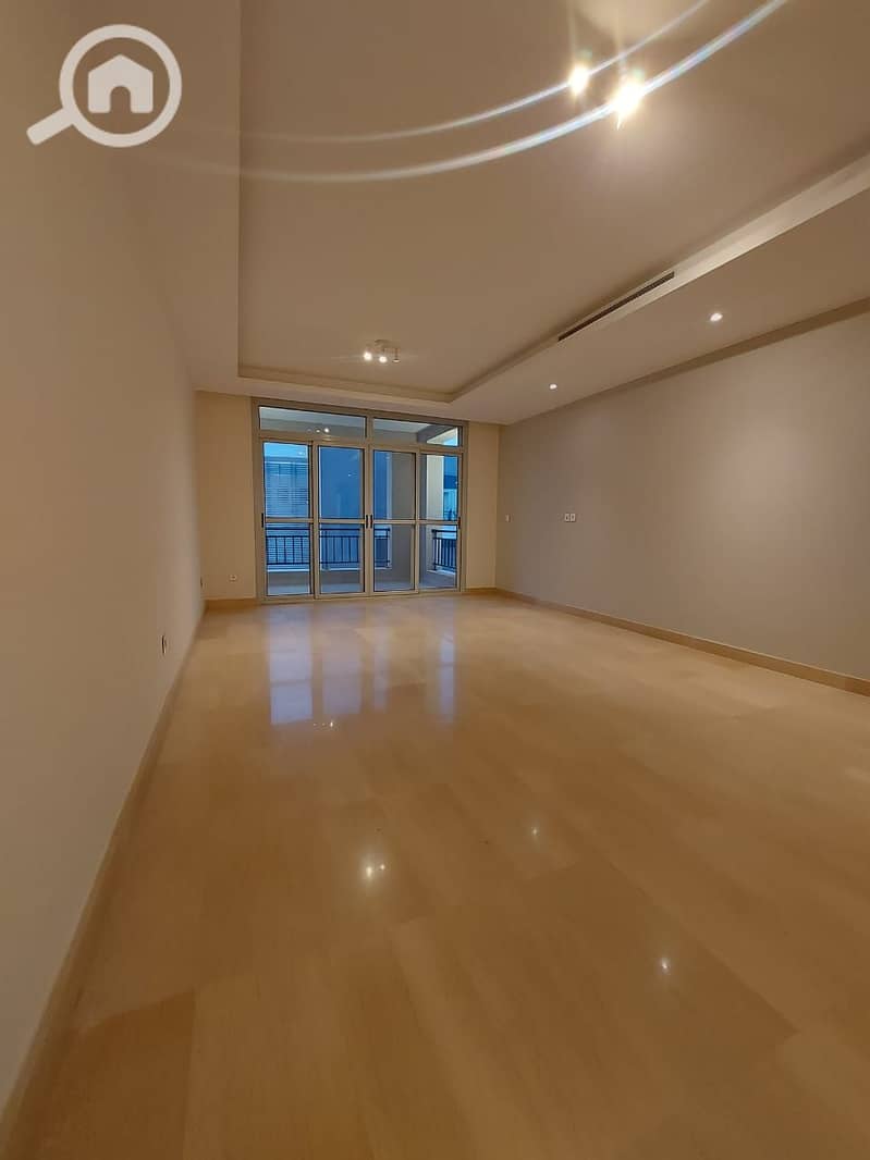 3 4b3acf27-3114-4e37-bf22-cd16840b9271. jpg