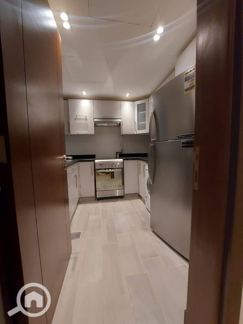 4 53cfb0f2-0be1-492e-8f0d-389d90e47735. jpg