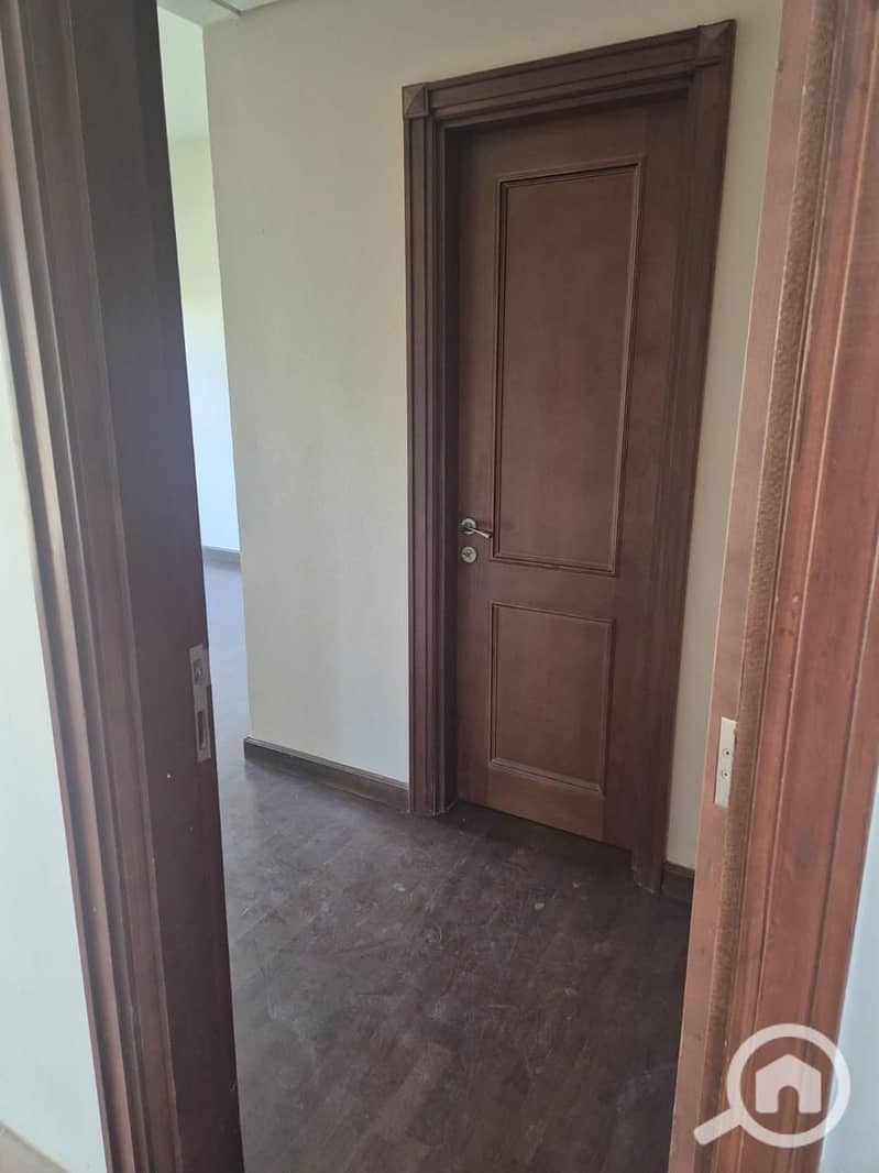 3 4c527e67-e8c2-4057-bd93-215ee08917e8. jpeg