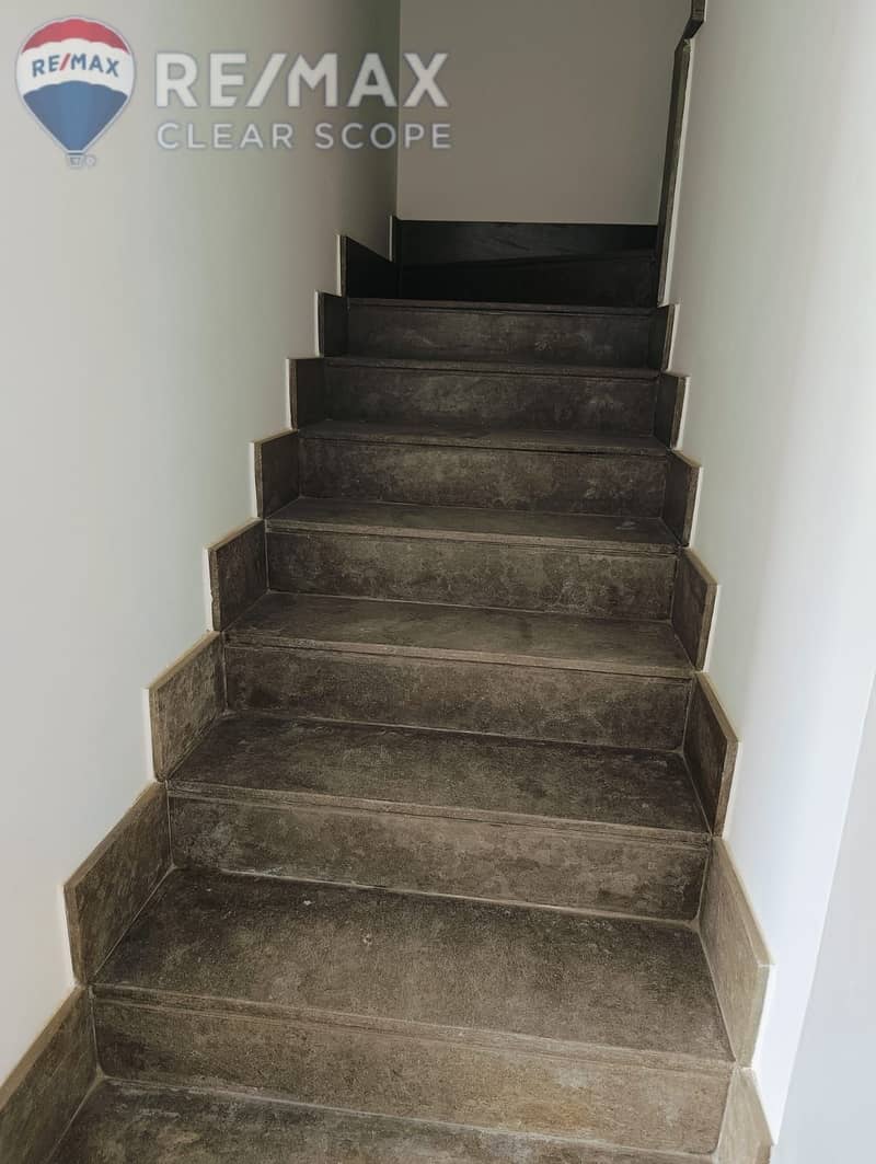 6 6bc16ade-17b4-4163-8bbe-84195627cb76. jpg