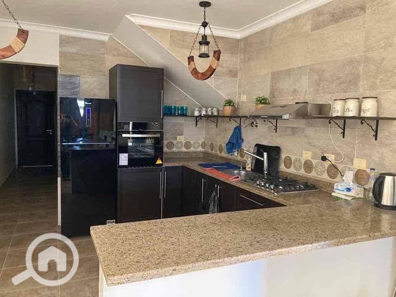 4 bf53d453-be48-4b34-9090-bd2134a2381f. jpg