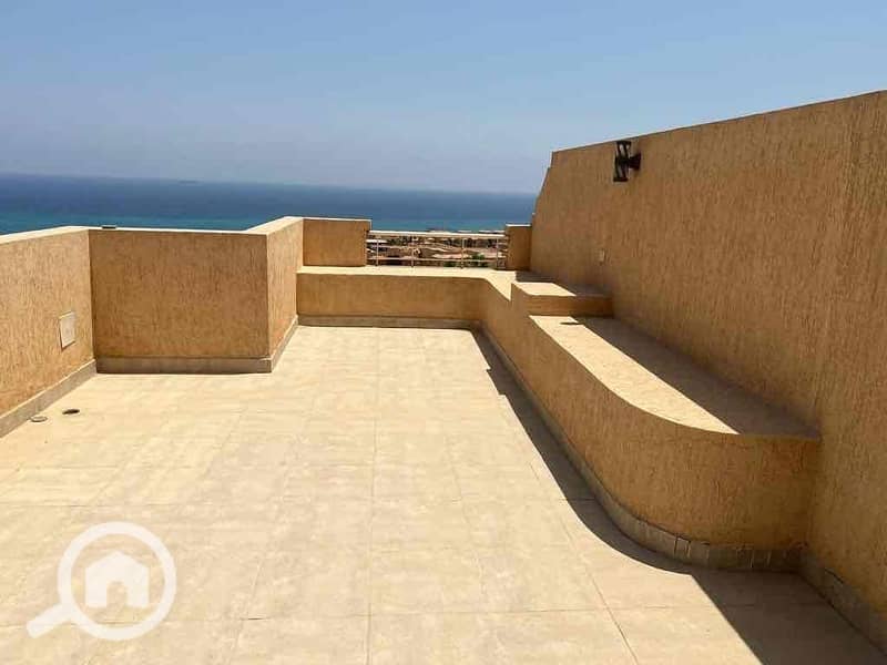 10 e4720cd8-b890-4177-a7fa-7860d952984f. jpg