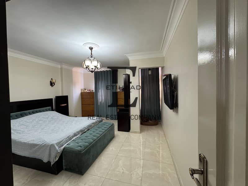 9 0aa9ee5d-b2c6-43dd-908b-a8bc93abd50d. jpeg