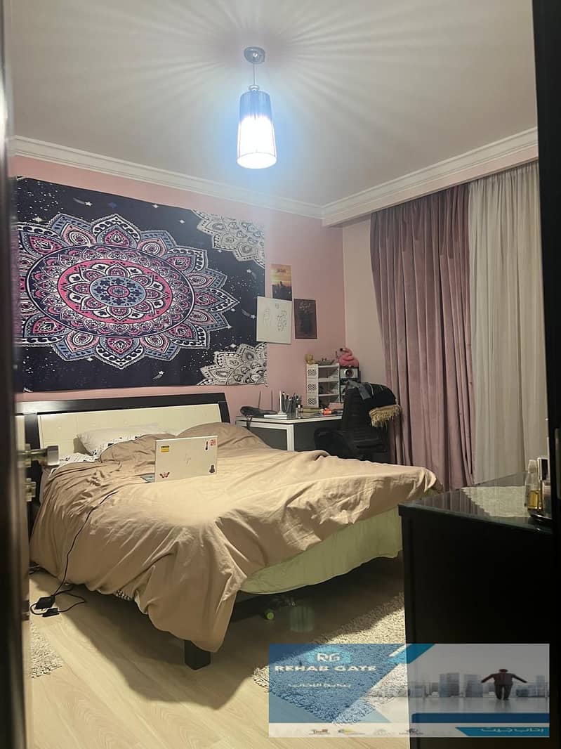 4 c84f9c9d-8a01-4001-8215-1efababaa745. jpg