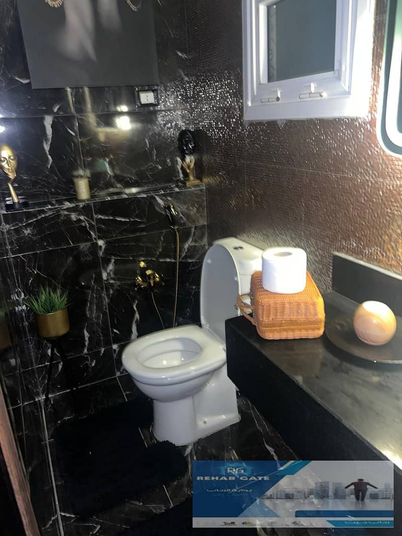 7 92deecb7-6792-429b-a7d6-553886fc2172. jpg