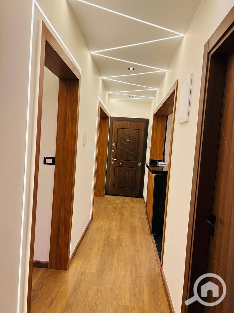 8 1e508c99-4532-4315-af6c-7353678b3e58. jpg