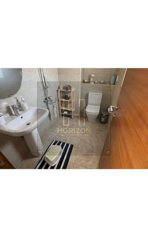 6 8143283-5fb0ao. jpg