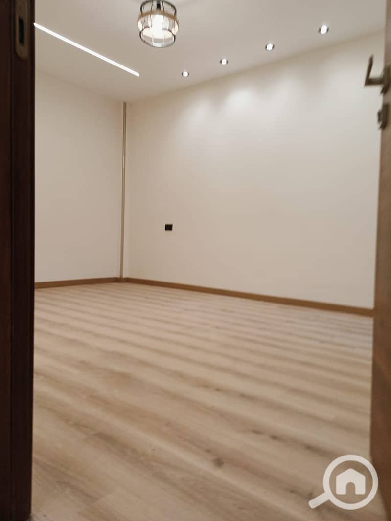 7 صورة واتساب بتاريخ 1447-05-18 في 17.59. 31_1933d28f. jpg