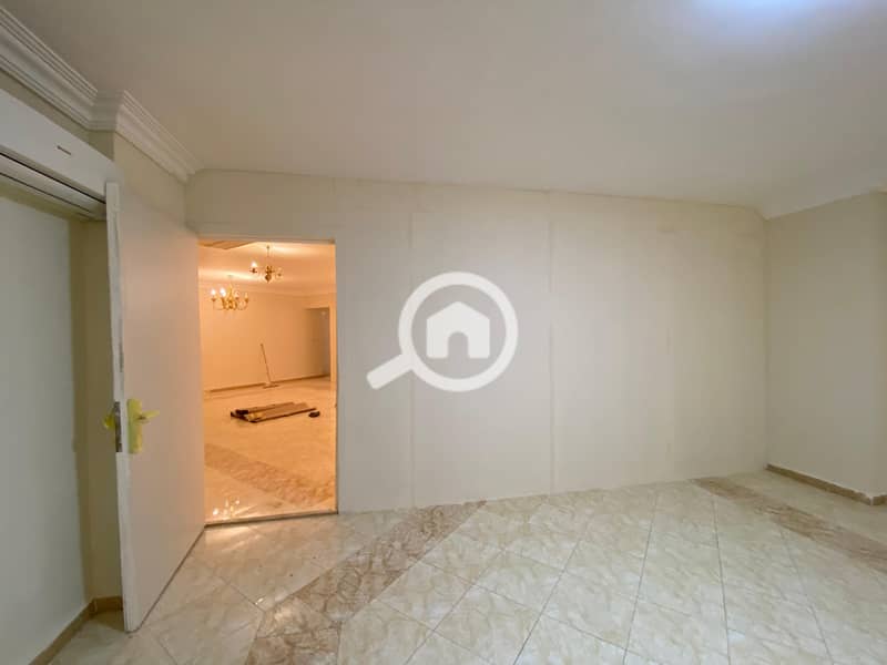 8 49c8c35b-2958-4525-a93f-855c43b84543. jpg