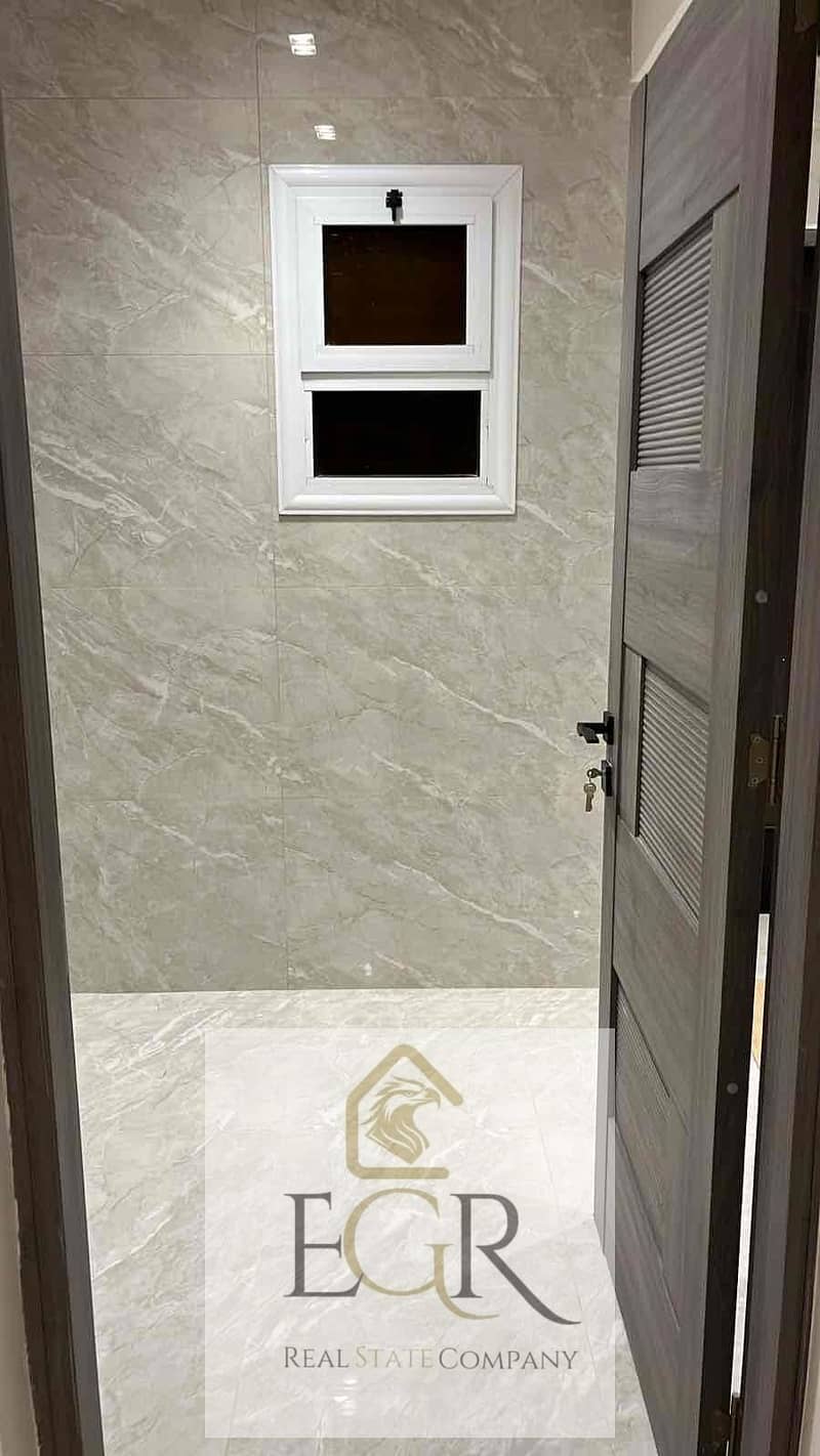 8 c3f699d5-5dcd-42ff-a948-f4b162f24894. jpg