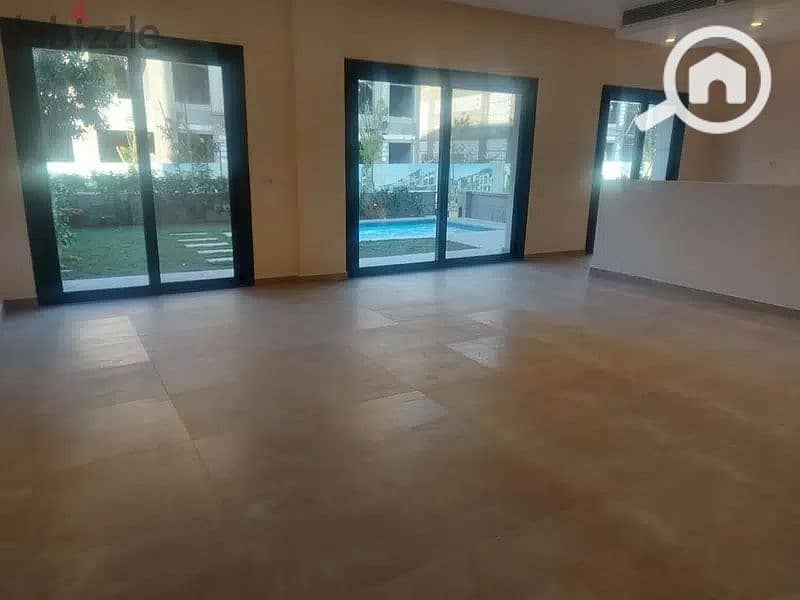 3 64162301-800x600. jpg