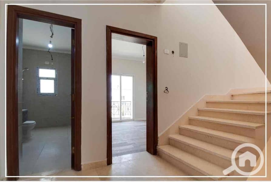 4 024f2784-33bf-4c32-afac-7b191d2631f6. jpg