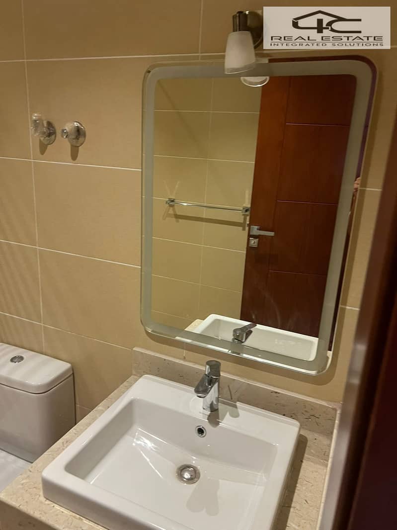 5 WhatsApp Image 2025-11-11 at 2.06. 01 AM (1). jpeg