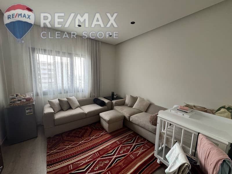 4 98de45c3-33ae-48bd-acae-fd242ed5833e. jpg