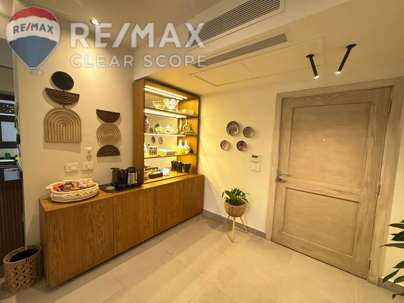 7 9705dc0b-2498-456b-bdaf-65d5efbb7217. jpg