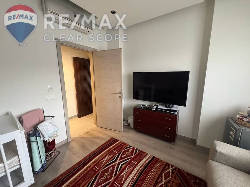 11 bb4bbc4d-3d98-4002-b762-ec6f63b78880. jpg