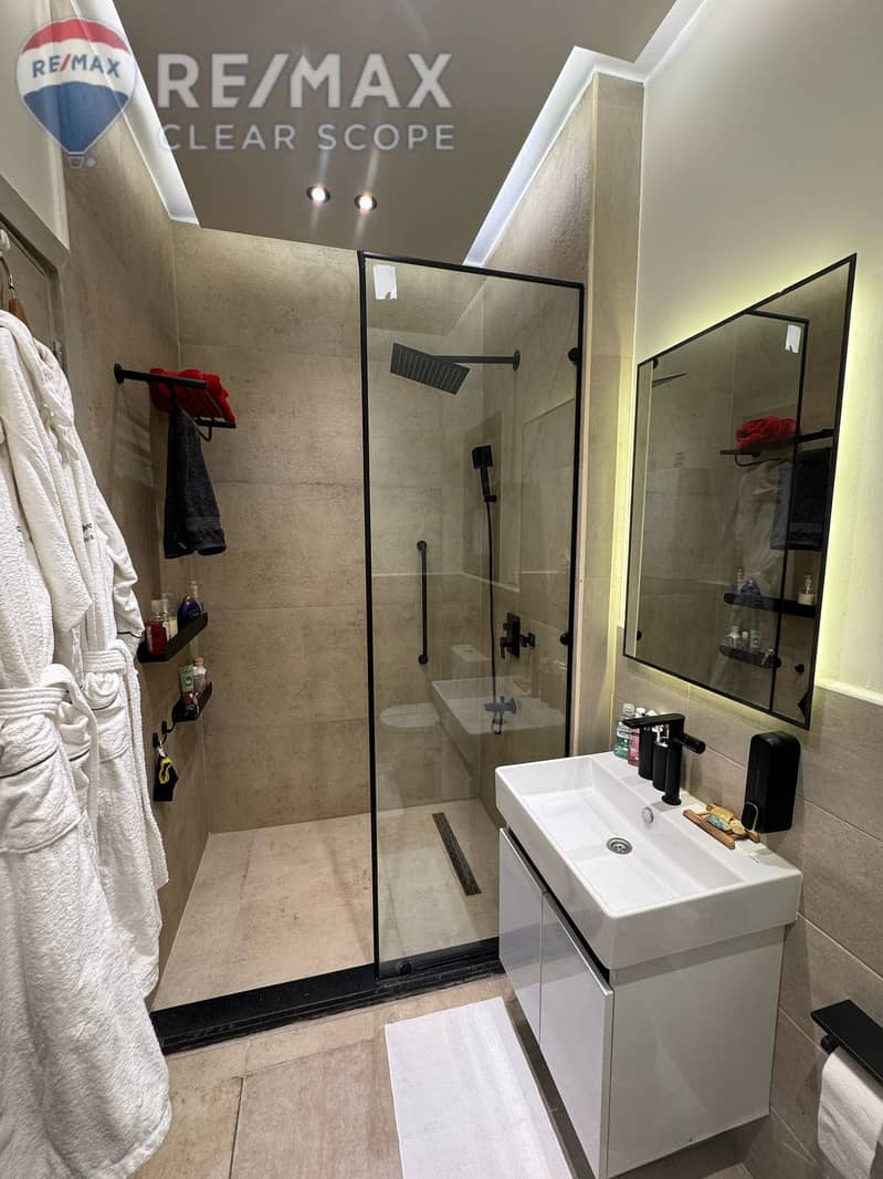 12 bb354260-413d-4767-bd8f-e74cfb9f31cb. jpg