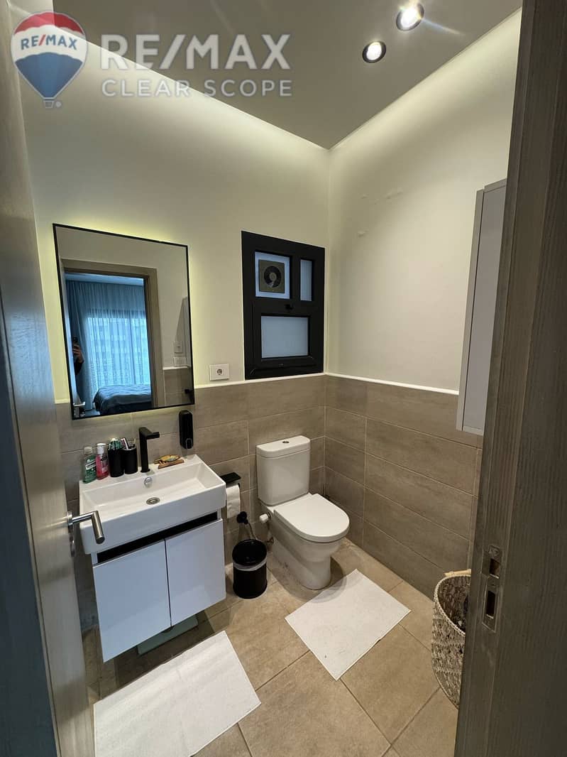 16 f912119c-26d1-46e7-9ebf-a958d544c738. jpg