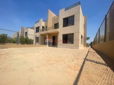 3 Bedroom Twin House for Sale in Sheikh Zayed, Giza - 930cf14f-d3c1-405a-b2f0-268f30a5ccc3. jfif. jpg