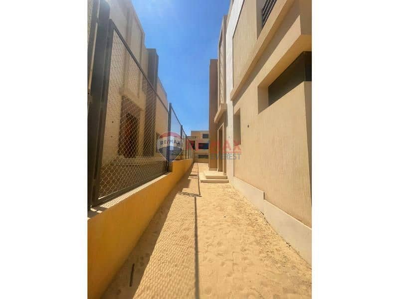 6 8ae1de68-4847-4782-9041-54173ee448f4. jfif. jpg