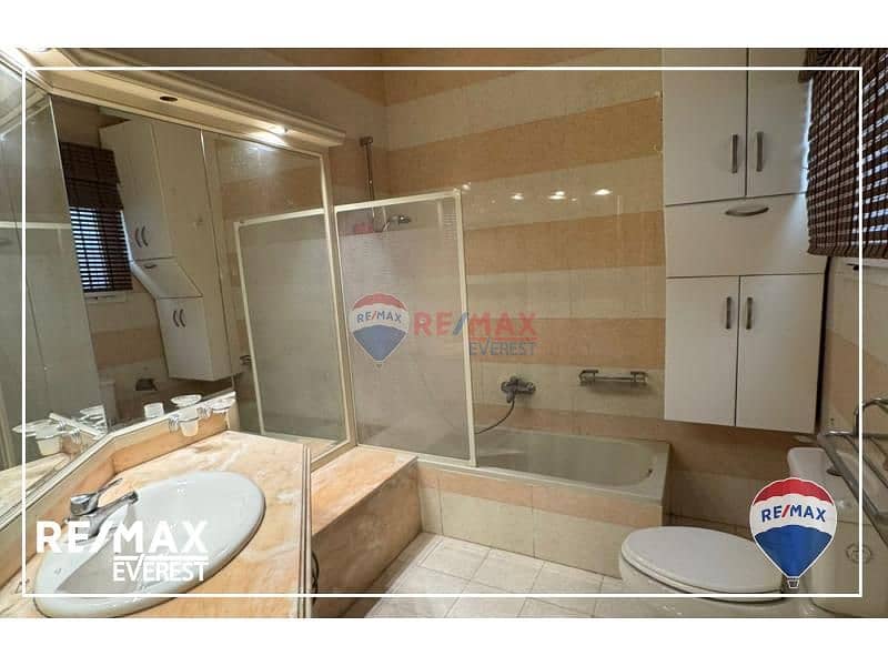 10 0eb459f0-f575-4ede-8cf0-d231fbc6da6b. jfif. jpg