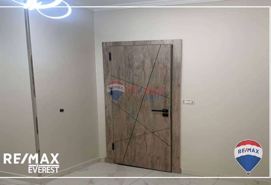 4 3331f340-2933-41c6-af28-016d659394ff. jpg