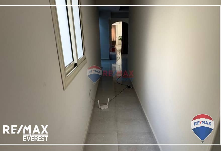 6 1c8e34f5-cf10-4a37-a29b-a936a143aa8a. jpg