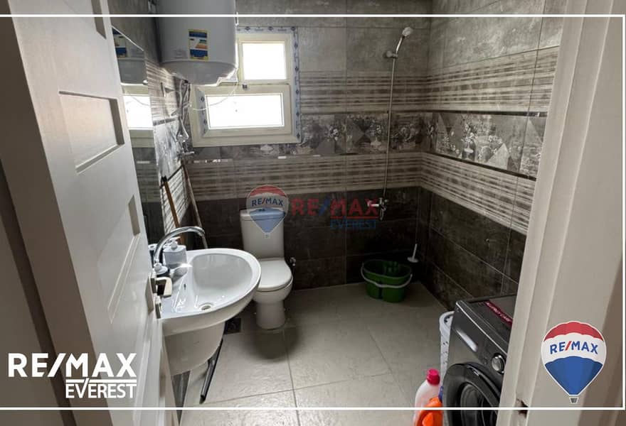 9 eee8fd3e-f703-4efd-859e-a2a72fbe2657. jpg