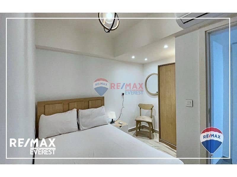 6 ef3e0f3f-1af2-43f1-80c1-259d8d1c1891. jfif. jpg