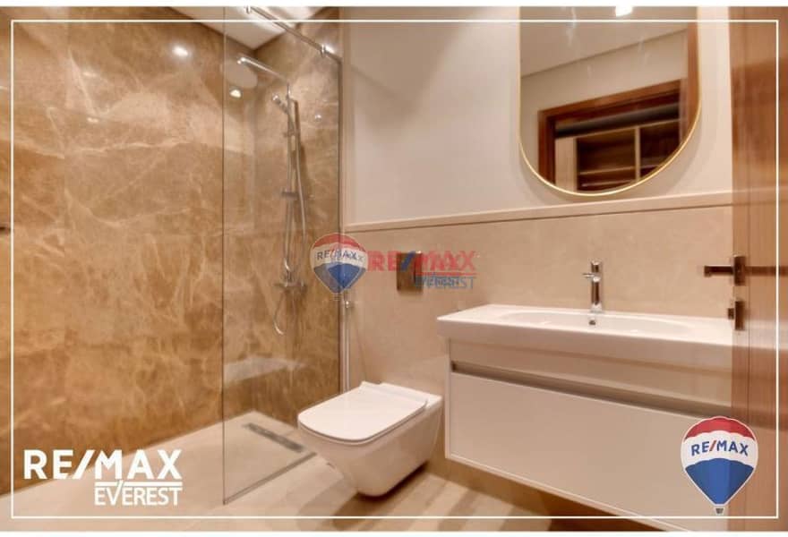 7 fde1c6cd-3b84-4ee7-ba08-0375f784a844. jpg