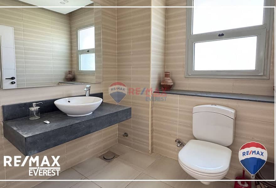 9 0c577b05-9380-41d7-b70e-4ba79b6208a4. jpg