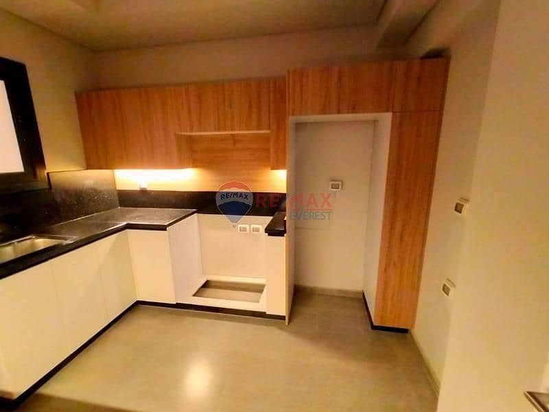 8 4f03bb27-3a22-4101-9bd3-ac5a5939cc44. jfif. jpg