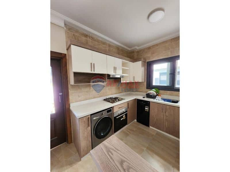 18 13a551d2-a1b9-47f2-8cb9-decb7eed0d49. jfif. jpg