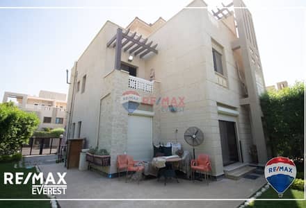 4 Bedroom Twin House for Sale in 6th of October, Giza - 8ea7e135-0dc9-48d6-9824-c6b16aa7ba2d. jpg