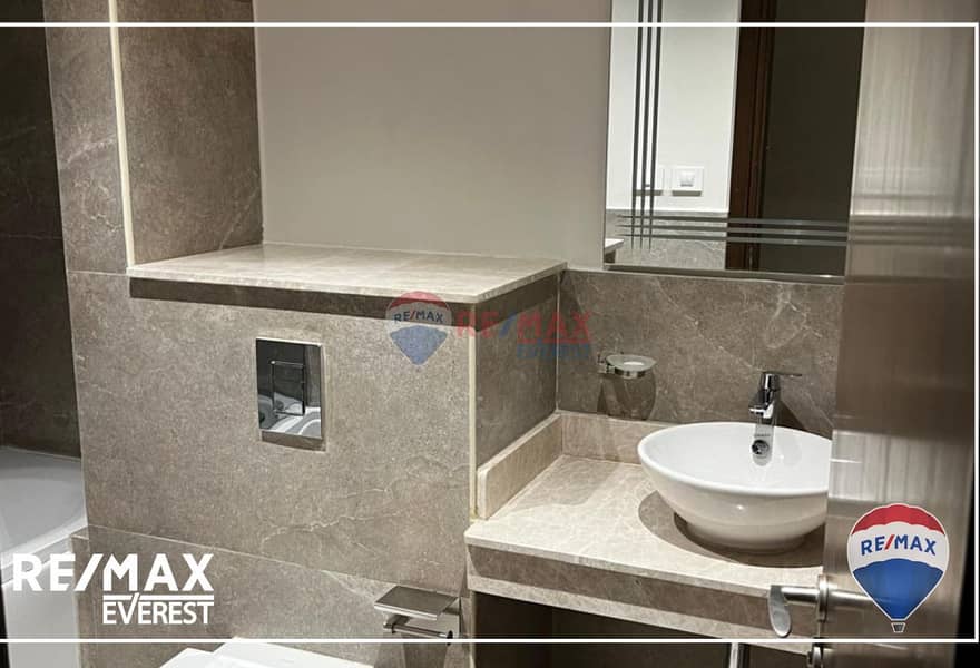 8 d24a7eeb-6748-4634-b93f-f46d5da4ec28 (3). jpg