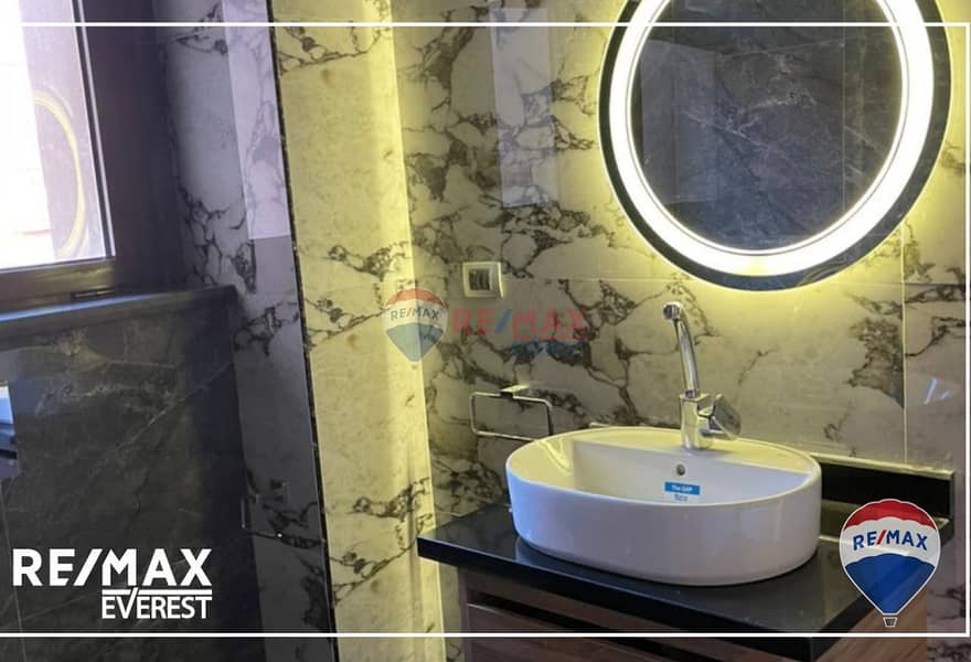 10 a734d931-f25d-41a1-b888-7195cad005cb. jpg