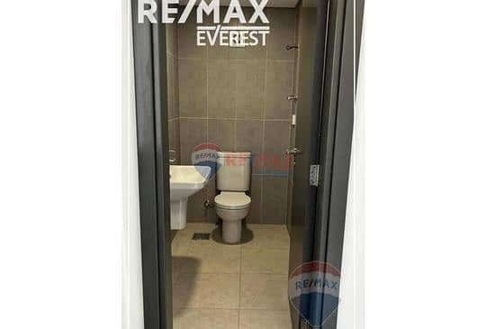 8 7ee74e98-9880-43b9-95bf-0d60f2652545. jpg