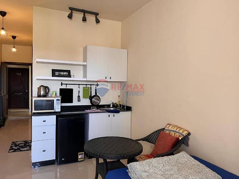 6 99c18af6-d792-42a5-b0d1-4a6595b1ec06. jfif. jpg