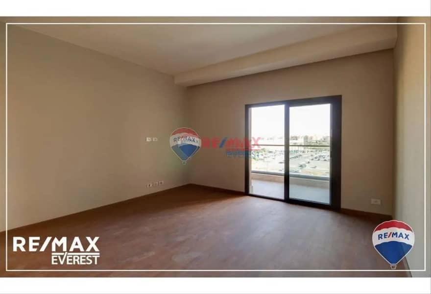 5 7f95de099f474444b5a1ef024da81aa3. jpg