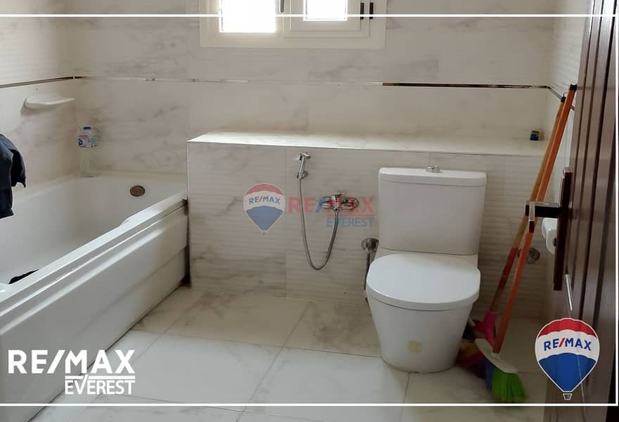 10 09e1937f-0a86-458a-b034-251abead9a39. jpg