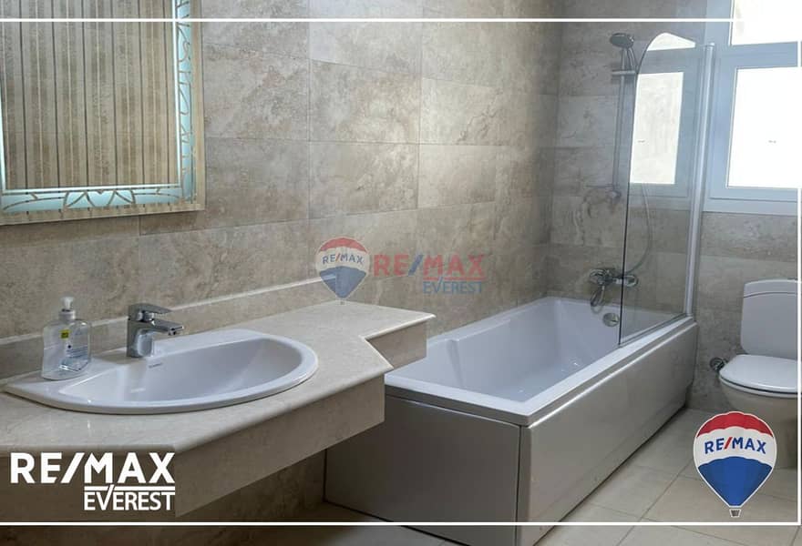 10 6c1021b0-b2e0-4d41-8282-fac0567bc8c3. jpg